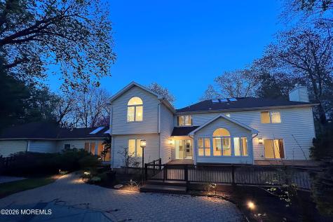 8 Roebling Court Leonardo NJ 07737