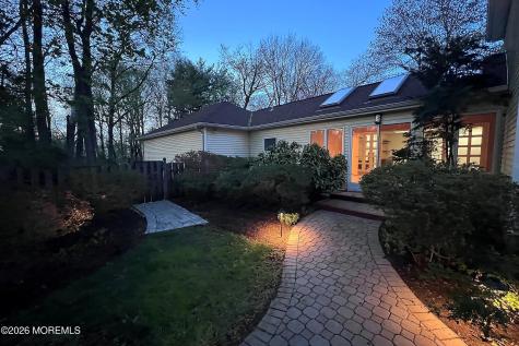 8 Roebling Court Leonardo NJ 07737