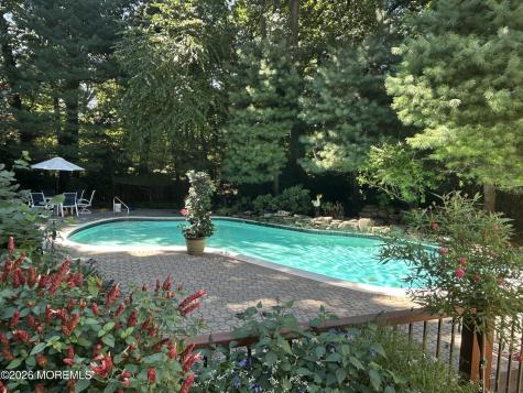 8 Roebling Court Leonardo NJ 07737