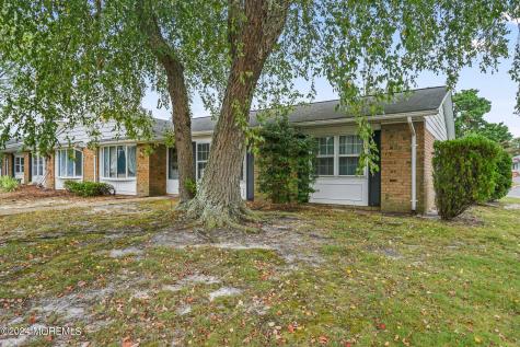 128-D Buckingham Drive Manchester NJ 08759