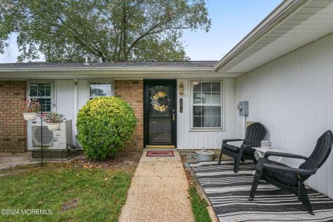 128-D Buckingham Drive Manchester NJ 08759