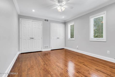 22 Oakdale Drive Tinton Falls NJ 07712
