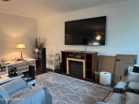 20 Easton Drive Whiting NJ 08759