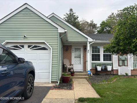 20 Easton Drive Whiting NJ 08759