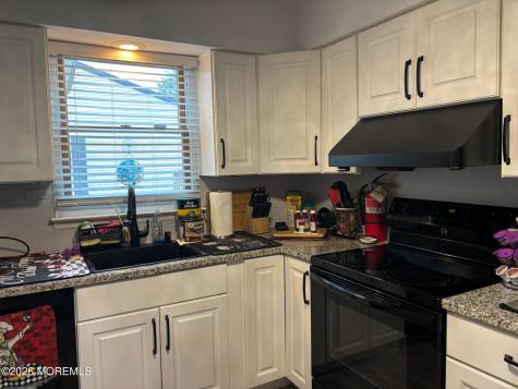 20 Easton Drive Whiting NJ 08759