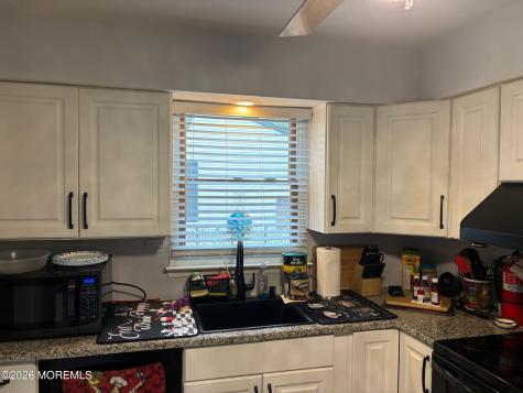 20 Easton Drive Whiting NJ 08759