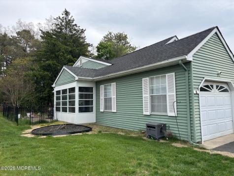 20 Easton Drive Whiting NJ 08759