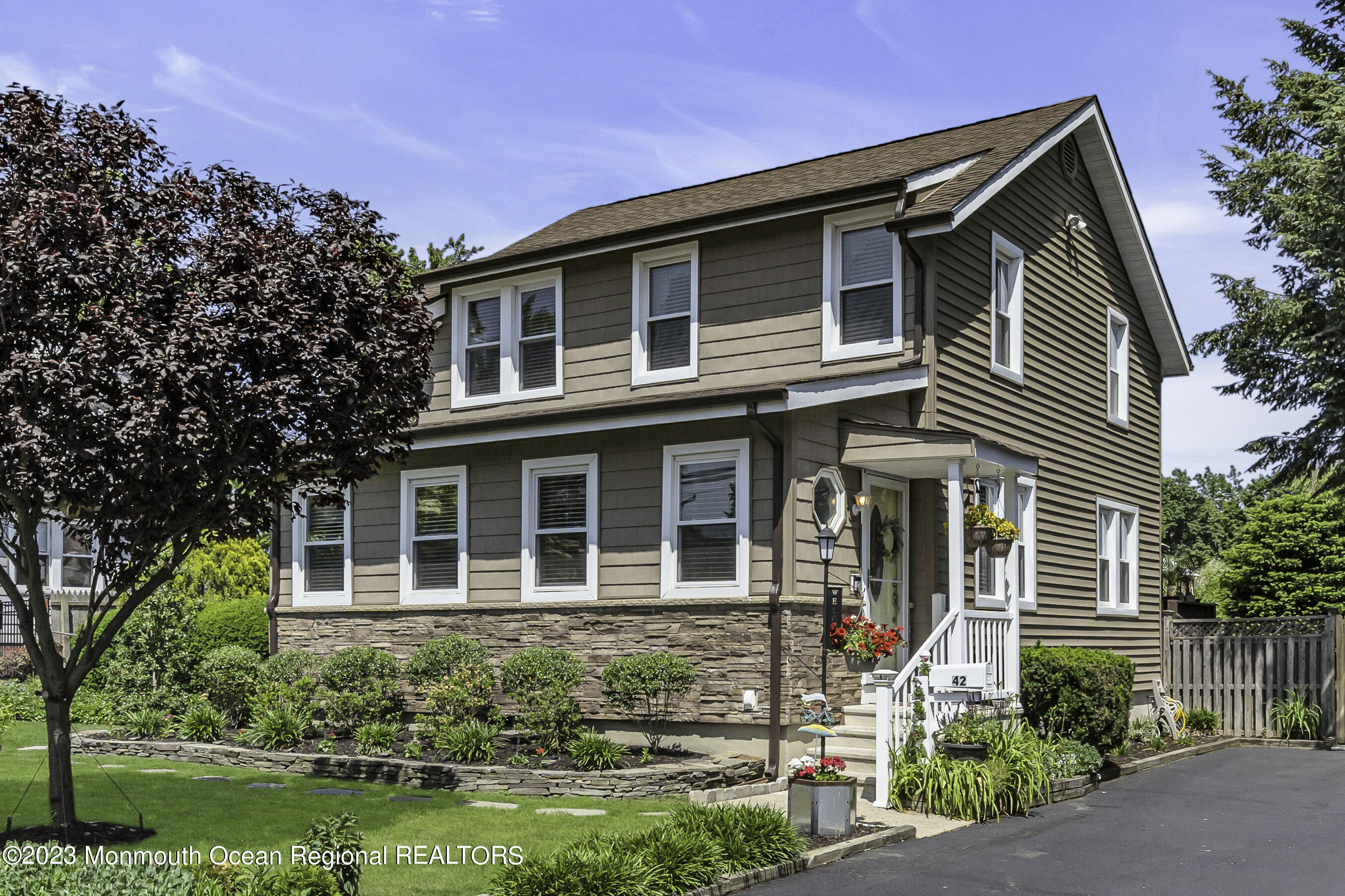 42 Appleton Avenue Leonardo NJ 07737