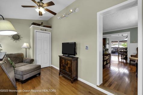 42 Appleton Avenue Leonardo NJ 07737