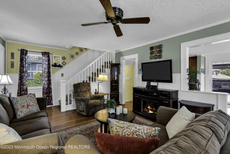 42 Appleton Avenue Leonardo NJ 07737