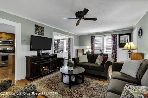 42 Appleton Avenue Leonardo NJ 07737