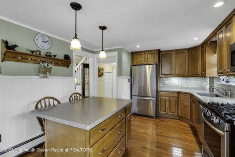 42 Appleton Avenue Leonardo NJ 07737