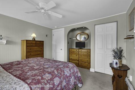 42 Appleton Avenue Leonardo NJ 07737