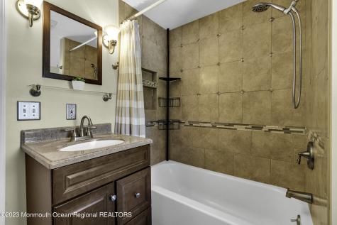 42 Appleton Avenue Leonardo NJ 07737