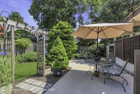 42 Appleton Avenue Leonardo NJ 07737
