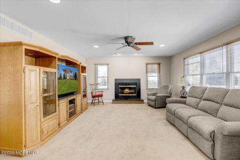 27 Regency Way Manalapan NJ 07726