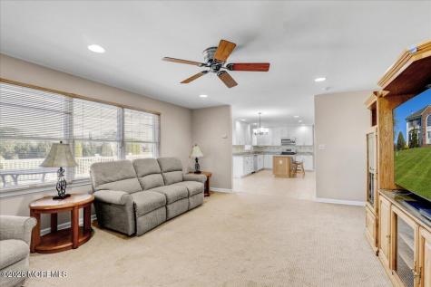 27 Regency Way Manalapan NJ 07726
