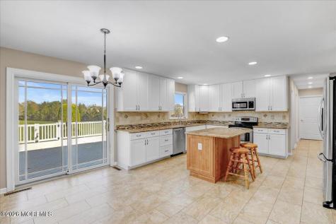 27 Regency Way Manalapan NJ 07726