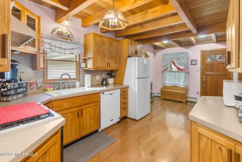 37 Maple Shade Avenue E Hamilton Square NJ 08690