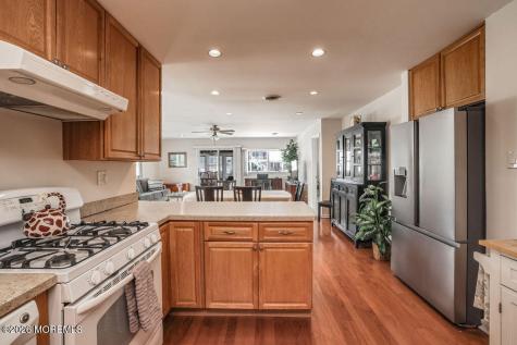28 W Hudson Drive Little Egg Harbor NJ 08087
