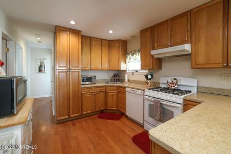 28 W Hudson Drive Little Egg Harbor NJ 08087