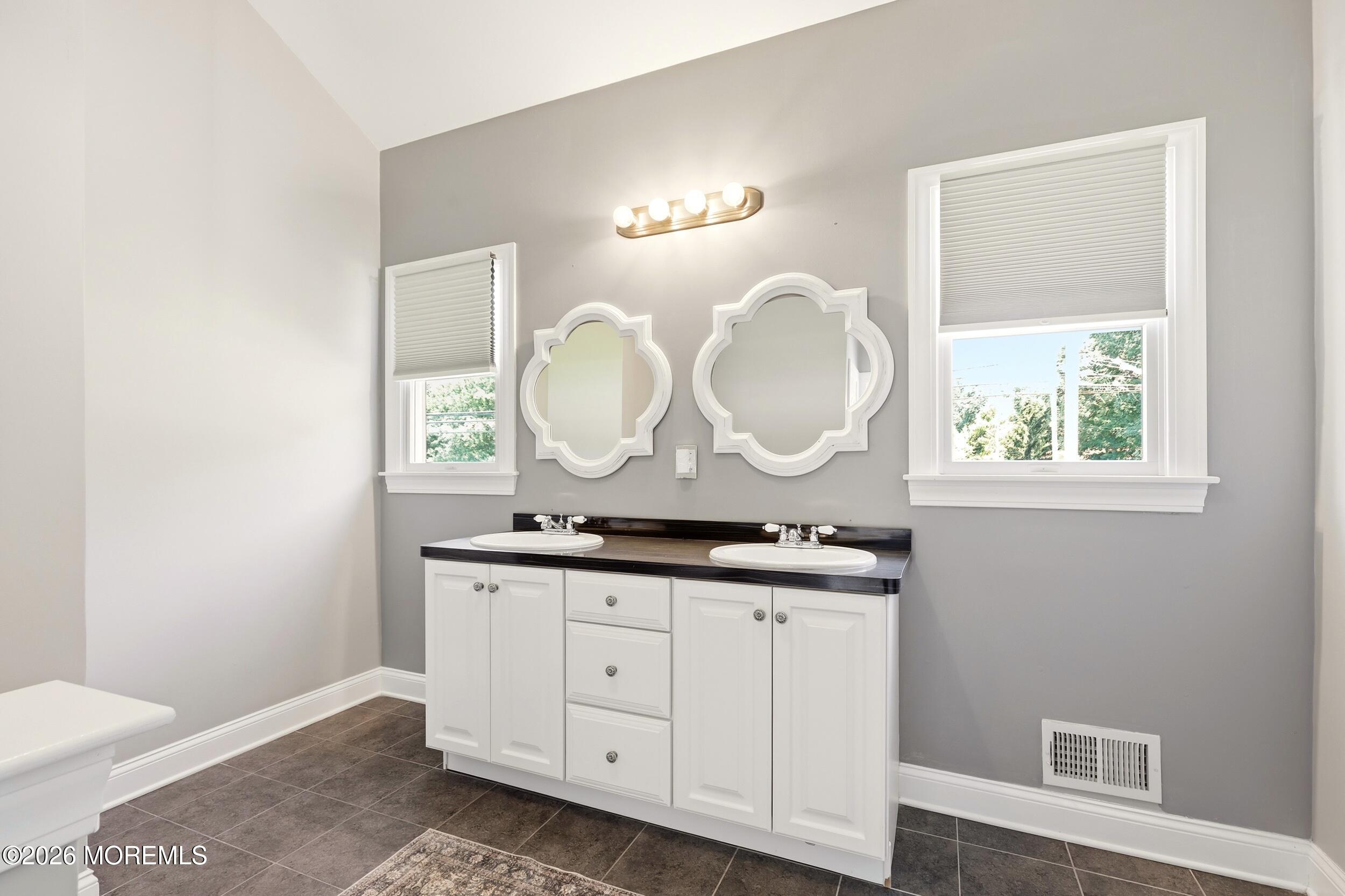 1787 Kathleen Court Toms River NJ 08755