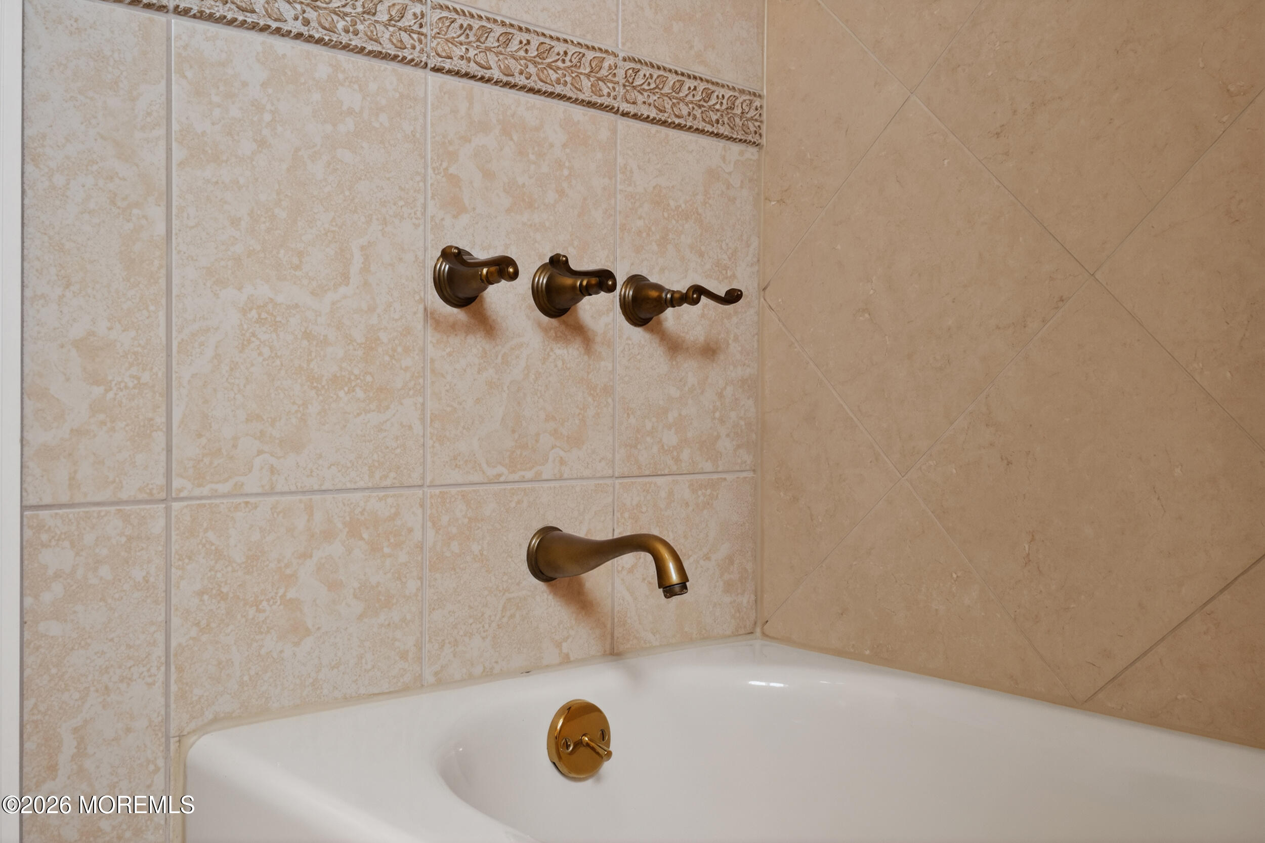 24 Deerwood Avenue Edison NJ 08817