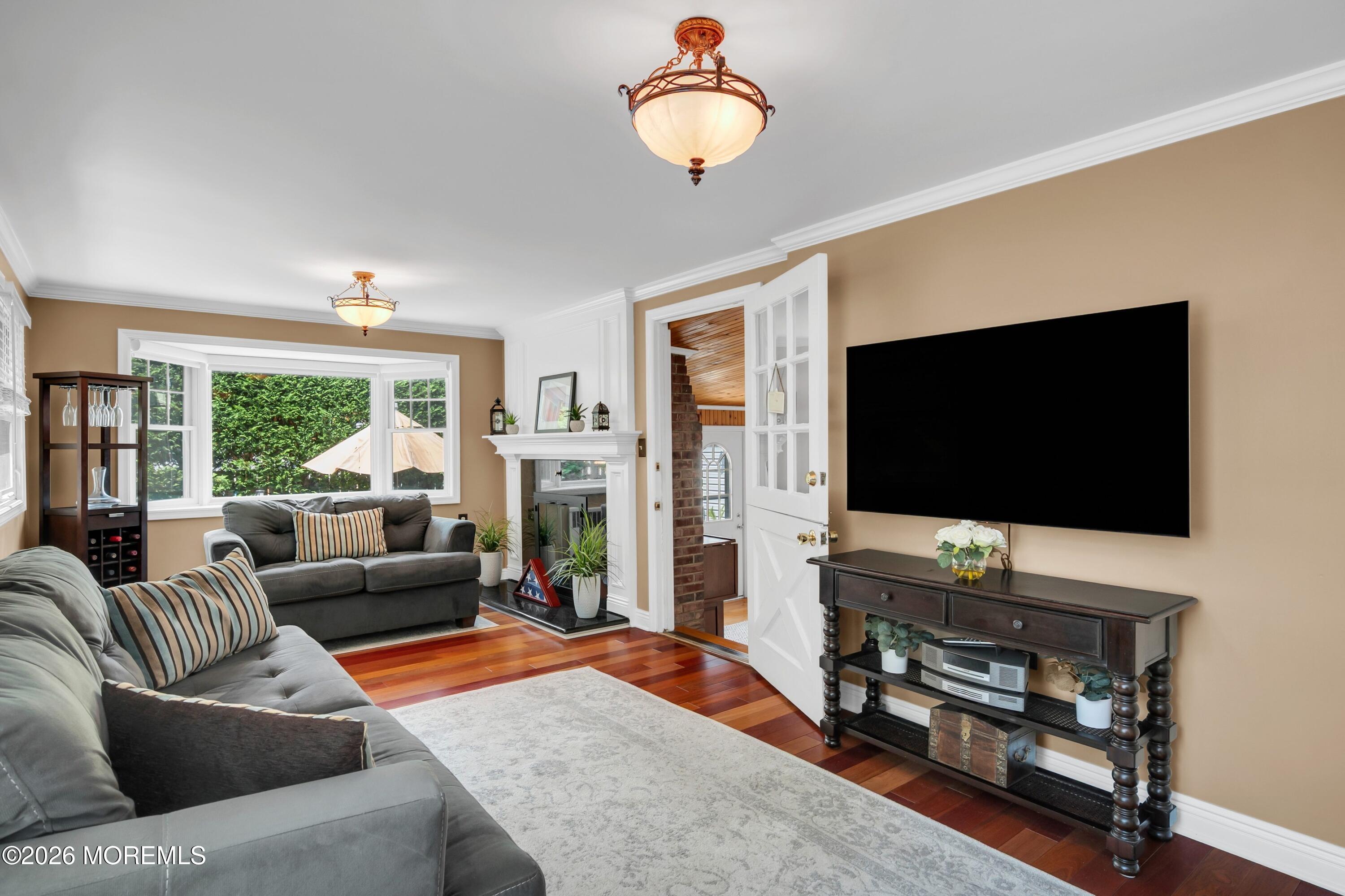8 W Lake Road Red Bank NJ 07701