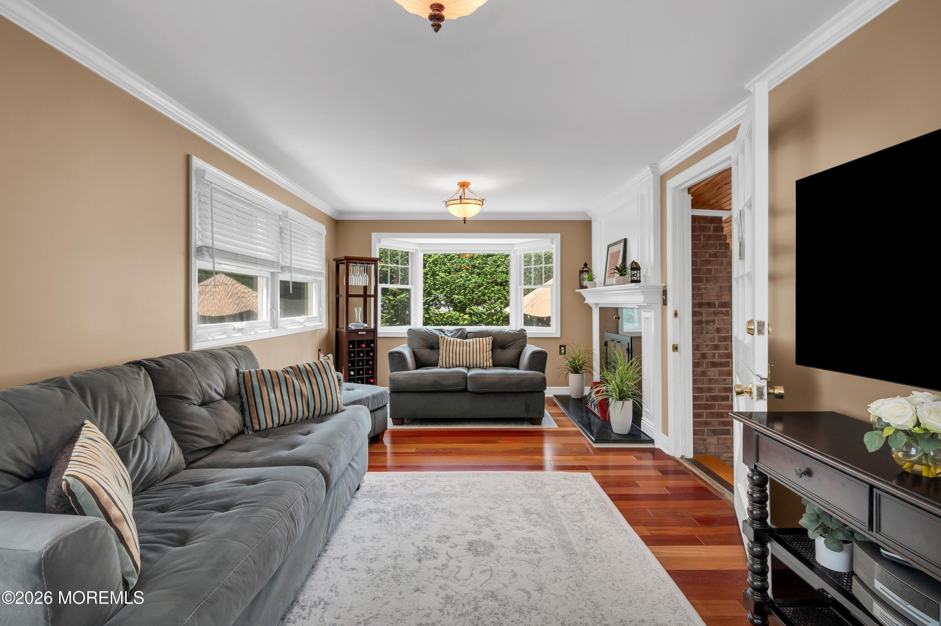 8 W Lake Road Red Bank NJ 07701
