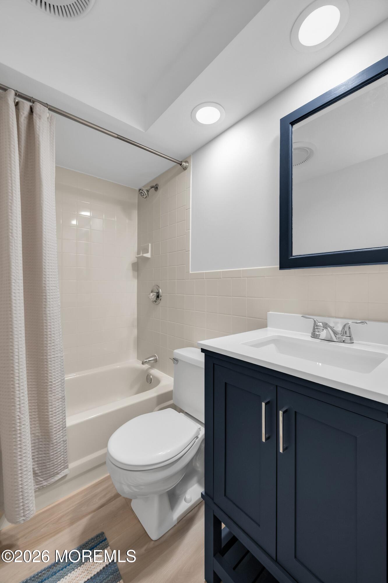 8 W Lake Road Red Bank NJ 07701