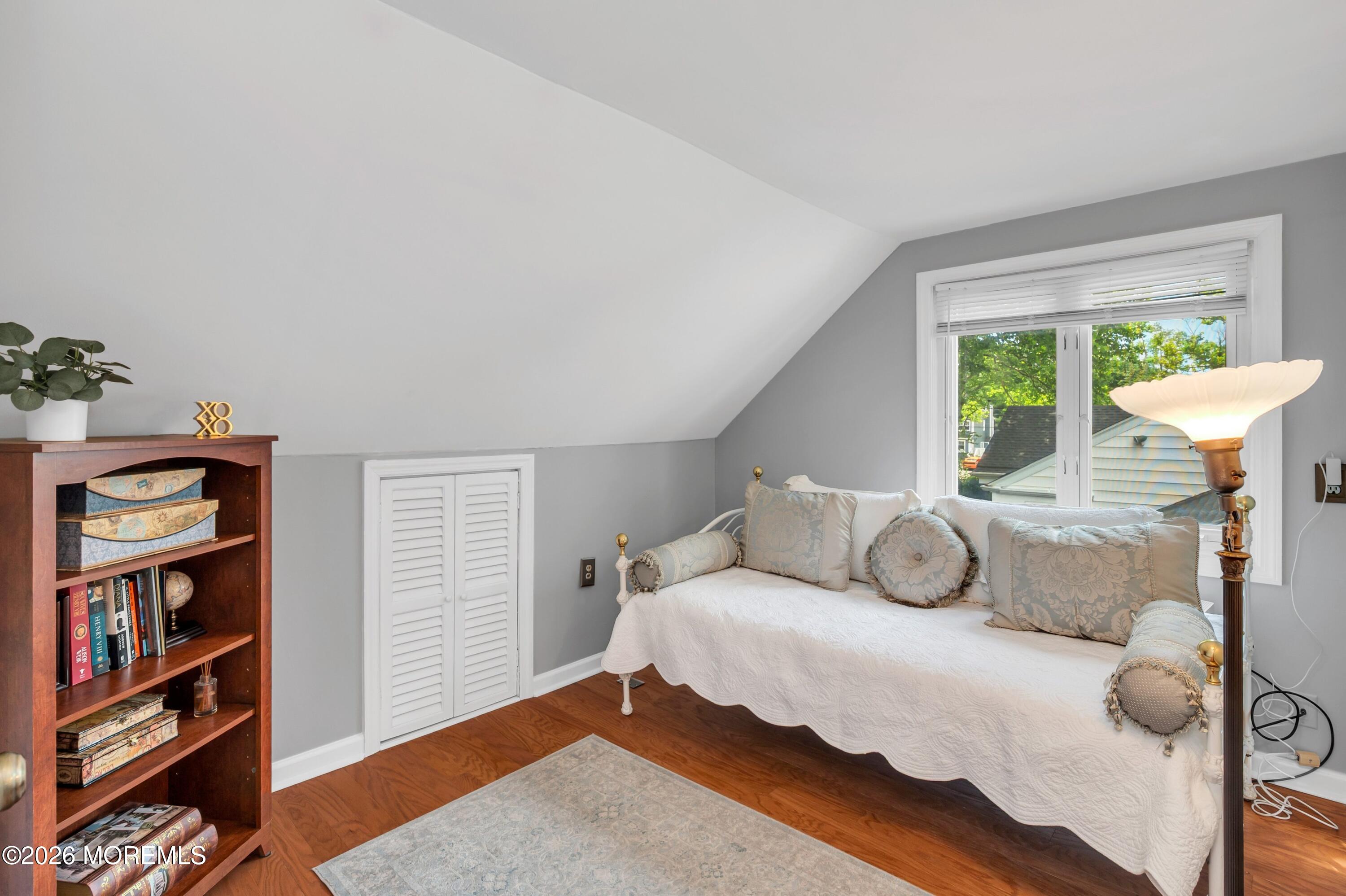 8 W Lake Road Red Bank NJ 07701