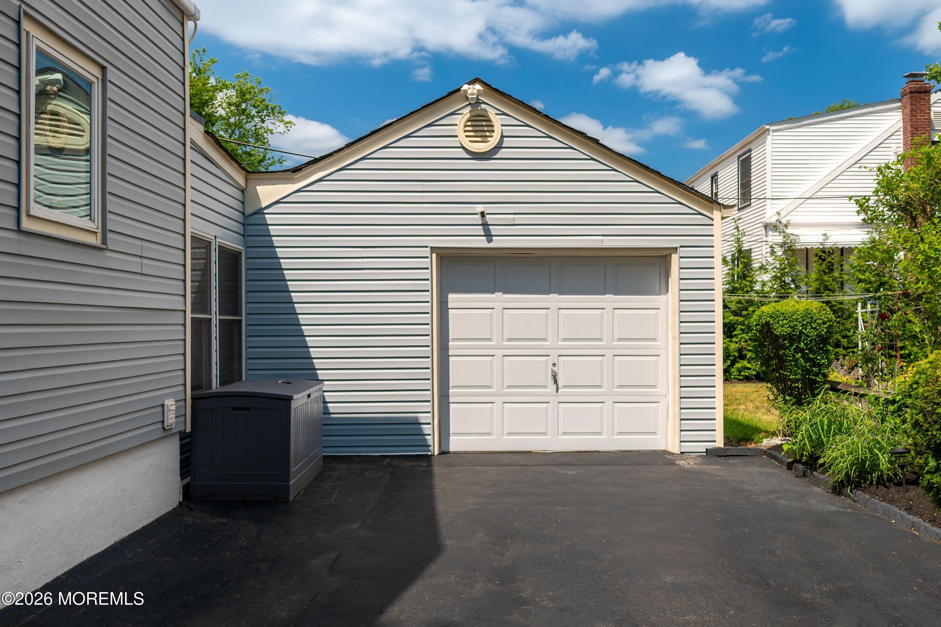 8 W Lake Road Red Bank NJ 07701