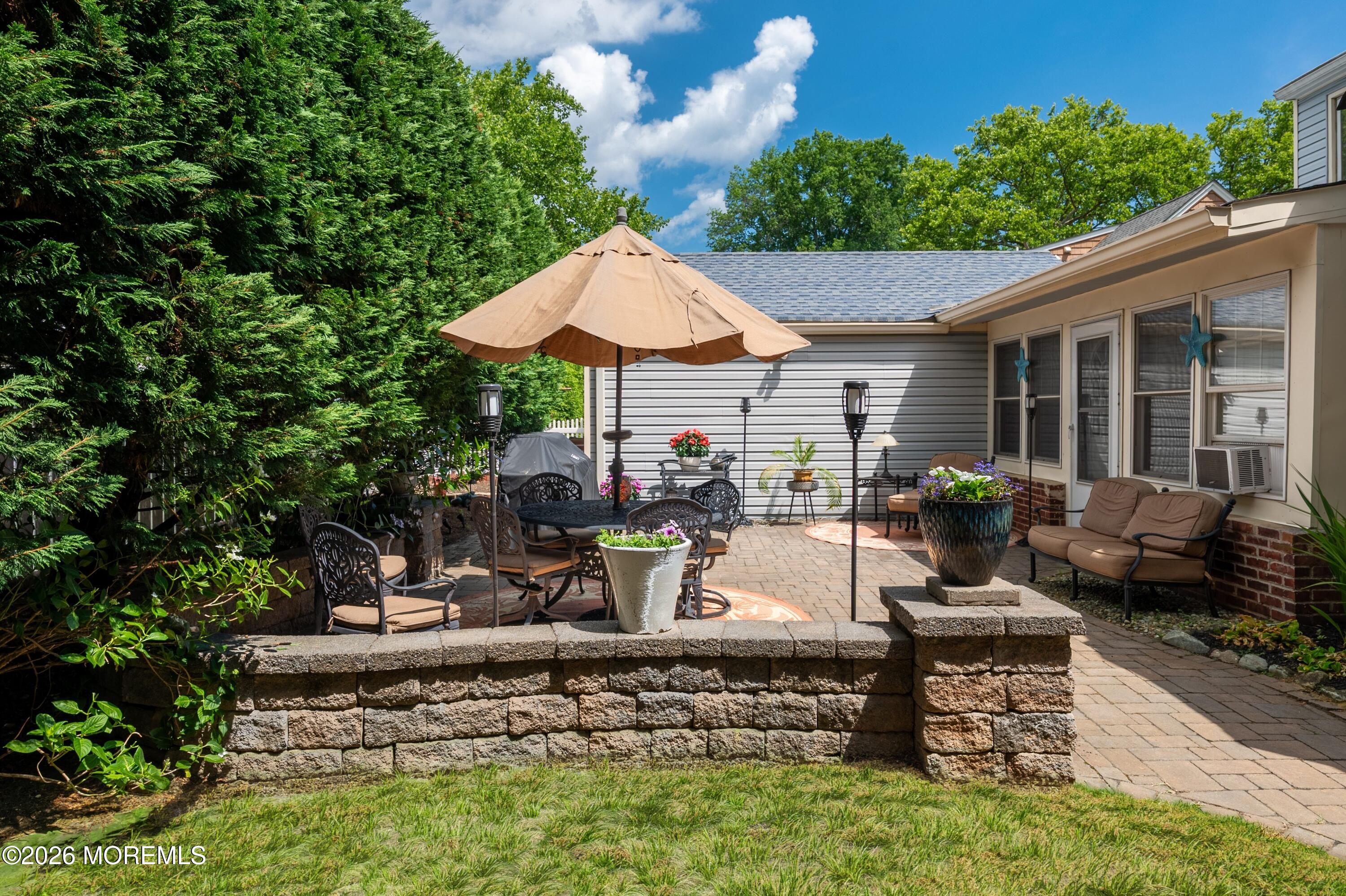 8 W Lake Road Red Bank NJ 07701