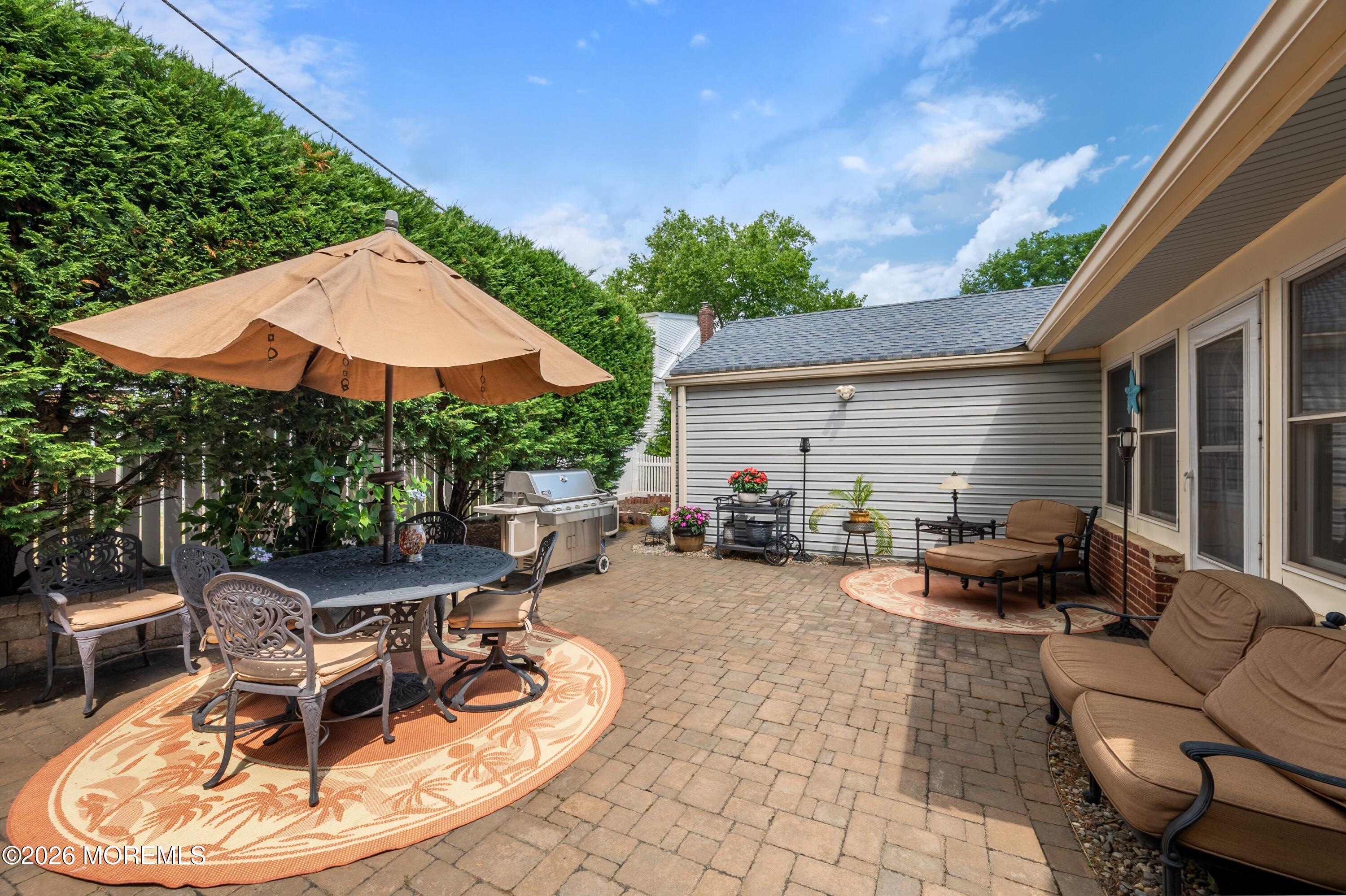 8 W Lake Road Red Bank NJ 07701