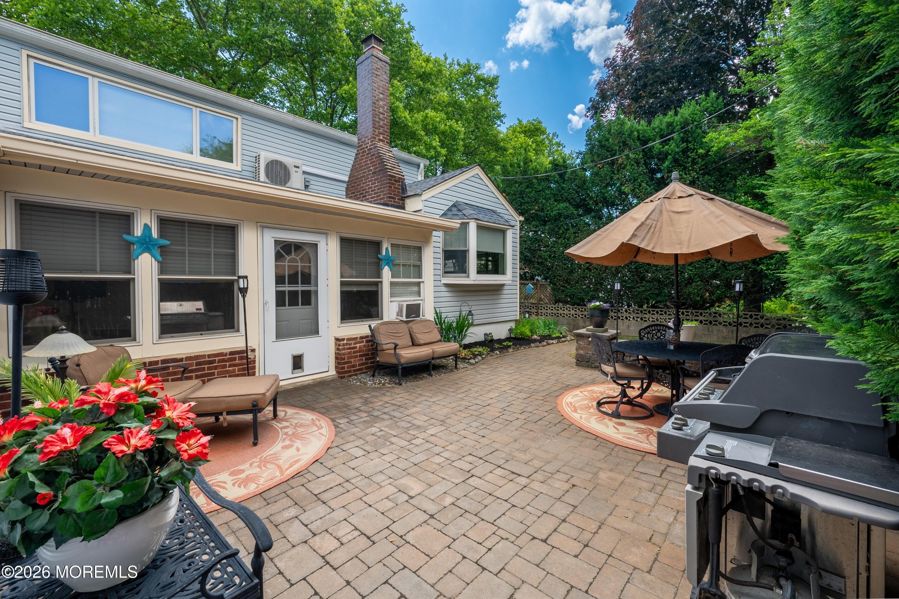 8 W Lake Road Red Bank NJ 07701