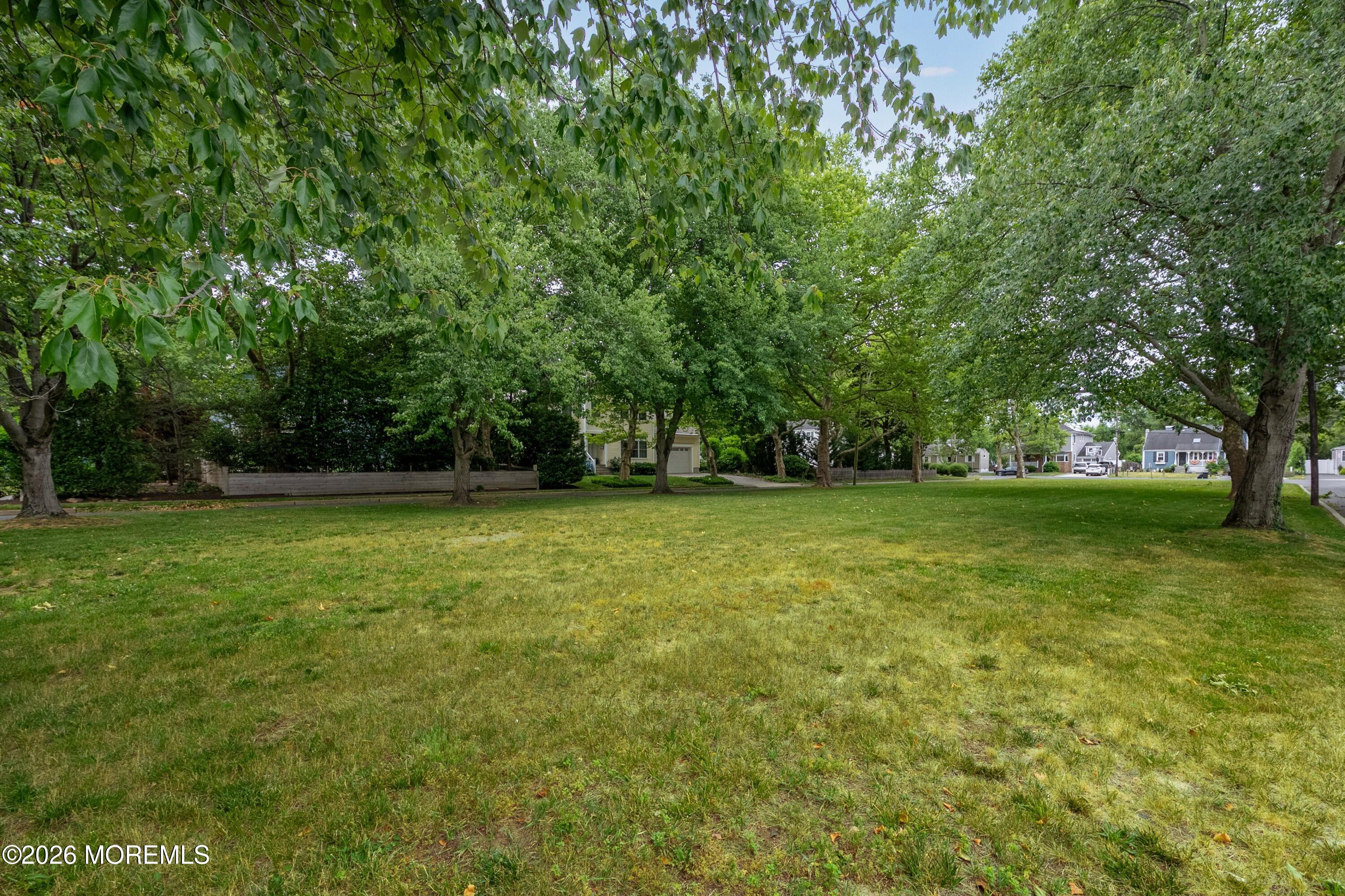 8 W Lake Road Red Bank NJ 07701