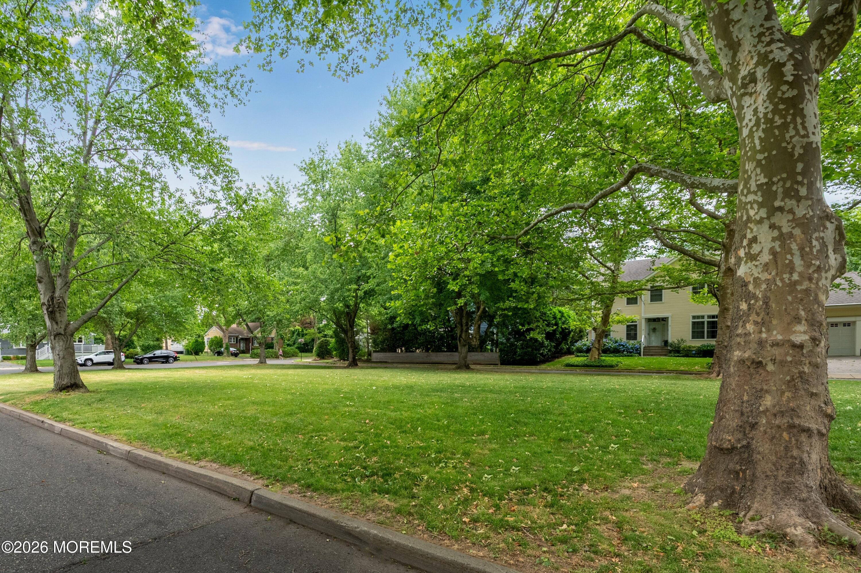 8 W Lake Road Red Bank NJ 07701