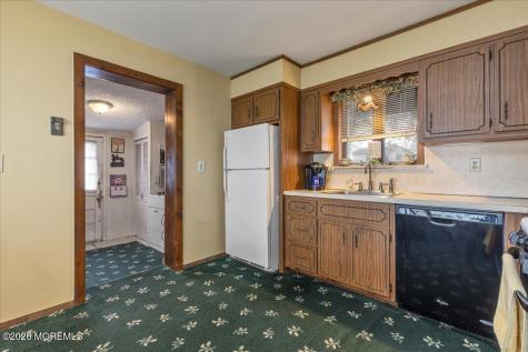 225 Freeman Street Woodbridge NJ 07095
