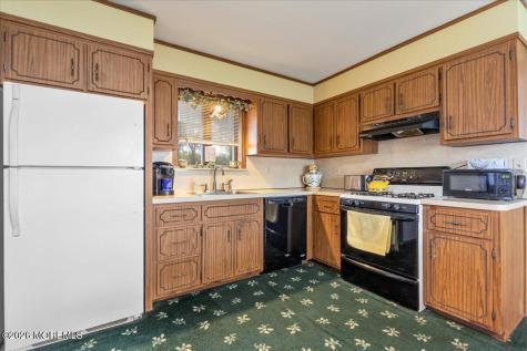 225 Freeman Street Woodbridge NJ 07095