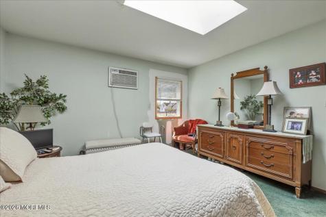 225 Freeman Street Woodbridge NJ 07095