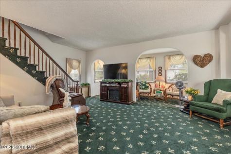 225 Freeman Street Woodbridge NJ 07095