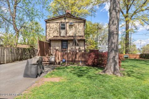 225 Freeman Street Woodbridge NJ 07095