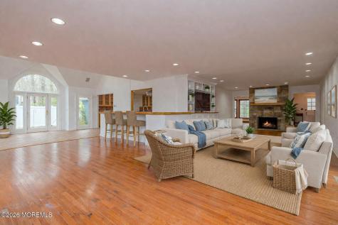 25 Dellwood Court Middletown NJ 07748