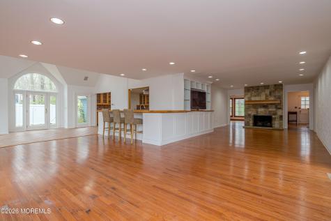 25 Dellwood Court Middletown NJ 07748