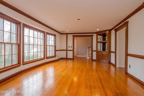 25 Dellwood Court Middletown NJ 07748