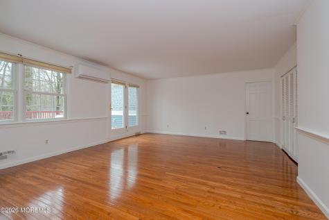 25 Dellwood Court Middletown NJ 07748