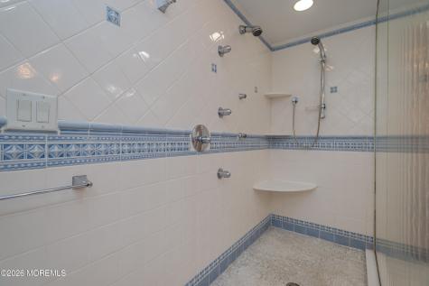25 Dellwood Court Middletown NJ 07748