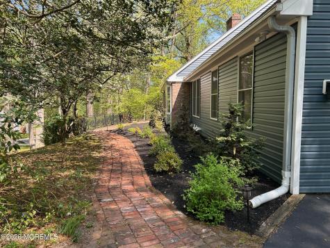 25 Dellwood Court Middletown NJ 07748