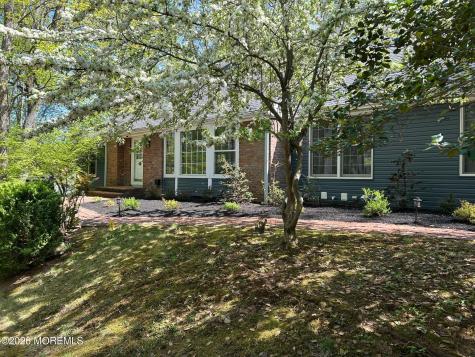 25 Dellwood Court Middletown NJ 07748