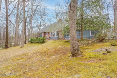 25 Dellwood Court Middletown NJ 07748